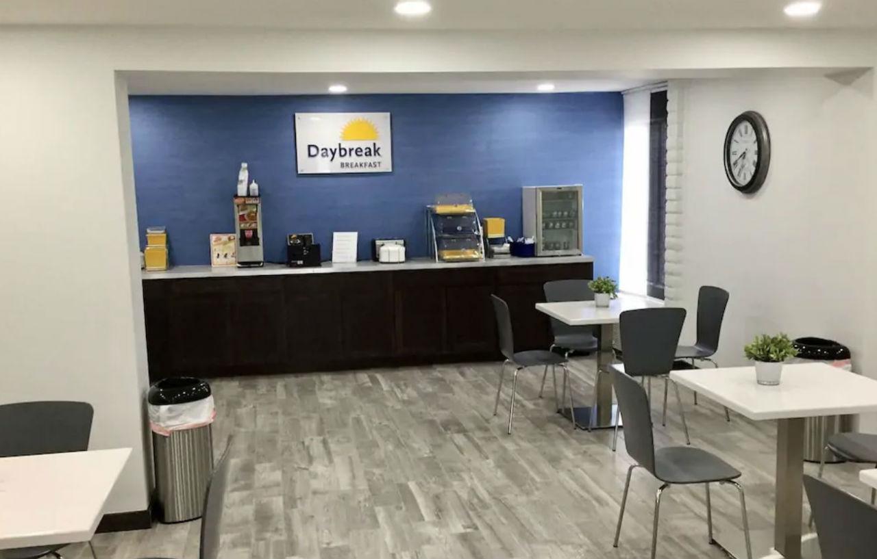 Days Inn & Suites By Wyndham Cincinnati North Springdale Exterior foto